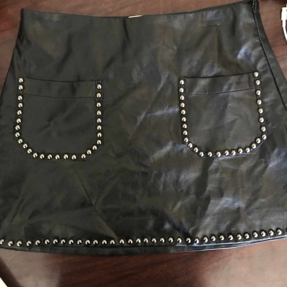 Studded leather distressed miniskirt. Size 5/27